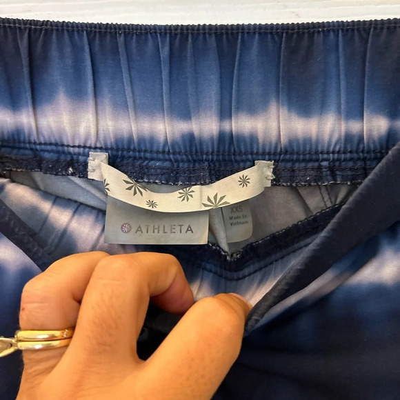 Athleta Tie Dye 'Sway' Mini Shorts in Blue & White Size XXS - Picture 4 of 4